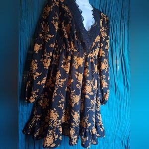 SHEIN Black and Gold Floral Long Sleeve Mini-Dress